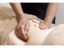 お腹マッサージ